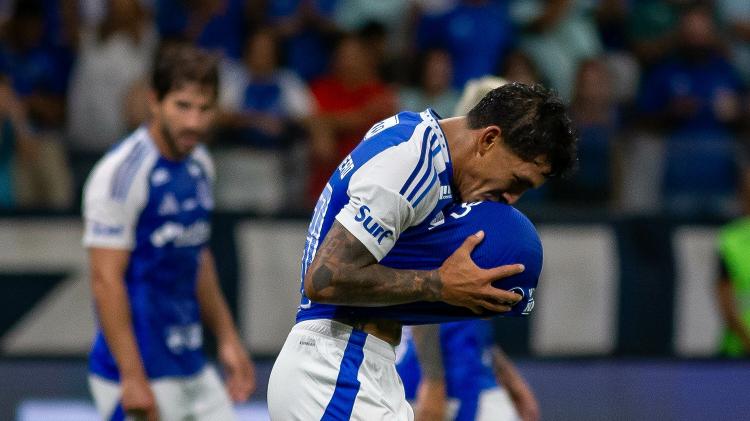 Lucas Romero comemora após marcar para o Cruzeiro contra o Bahia pelo Campeonato Brasileiro 2025 Lucas Romero comemora após marcar para o Cruzeiro contra o Bahia pelo Campeonato Brasileiro 2025
